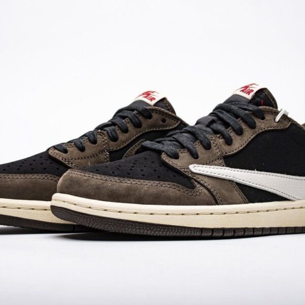 Jordan 1 Retro Low OG SP Travis Scott