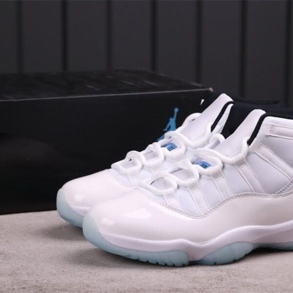 Jordan 11 Retro Legend Blue