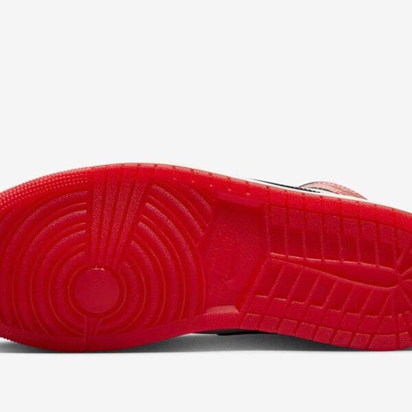 Jordan 1 High OG Spider-Man Across the Spider-Verse - Image 3