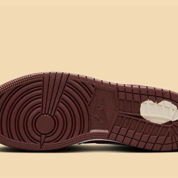 Jordan 1 Low Bread & Butter - GS - Image 3