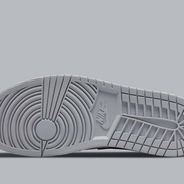 Jordan 1 Mid Light Smoke Grey Anthracite - Image 5
