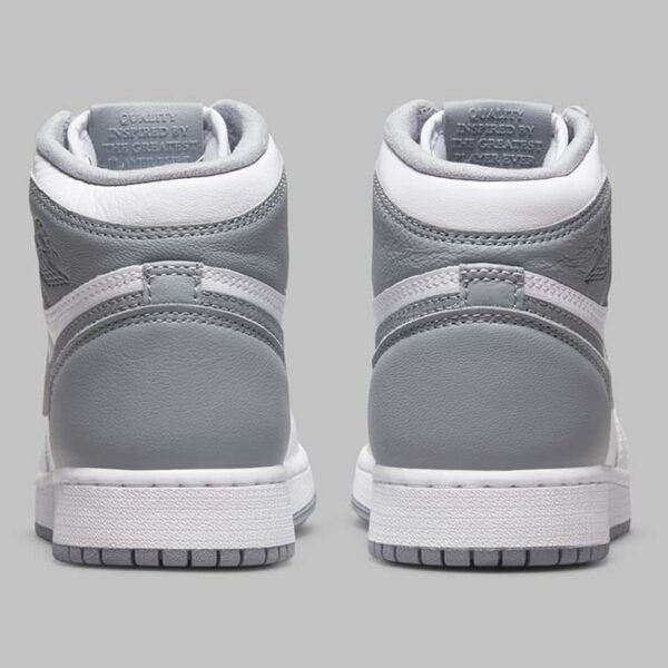 Jordan 1 Retro High OG Stealth - Image 4