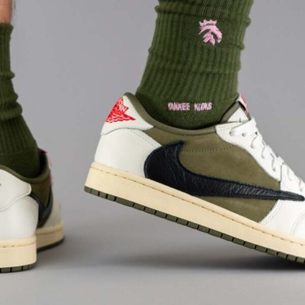 Jordan 1 Retro Low OG SP Travis Scott Medium Olive - Image 2
