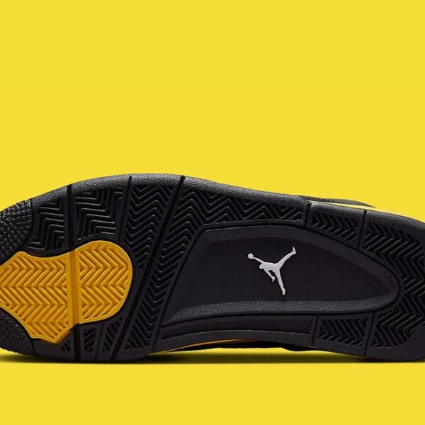 Jordan 4 Retro Thunder 2023 - Image 5