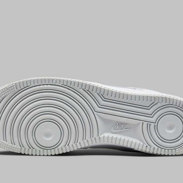 Air Force 1 '07 Low Color of the Month White Metallic Silver - Image 4