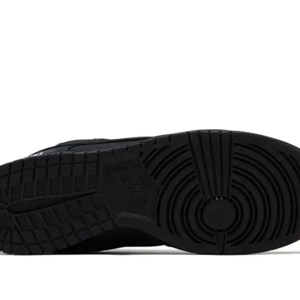 SB Dunk Low Supreme 94 Black - Image 3