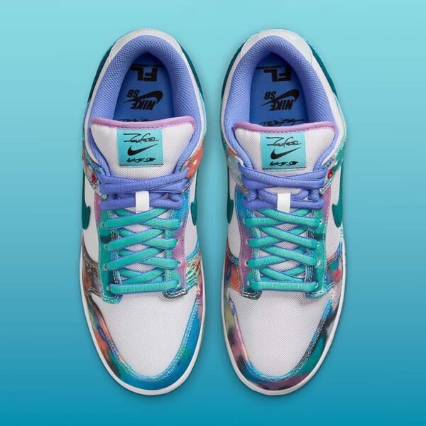 SB Dunk Low x Futura Laboratories - Image 2