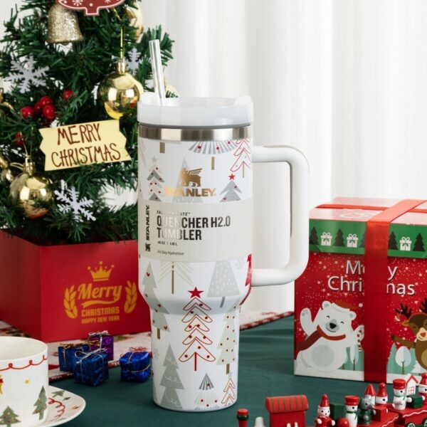White Christmas Stanley 40oz. Quencher H2.0 FlowState Stainless Steel Vacuum Insulated Tumbler