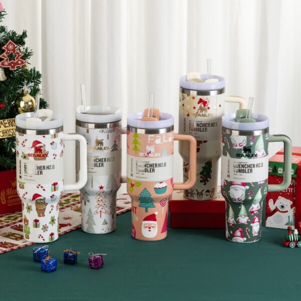 Como Green Christmas Stanley 40 Oz. Quencher H2.0 FlowState Stainless Steel Vacuum Insulated Tumbler - Image 3